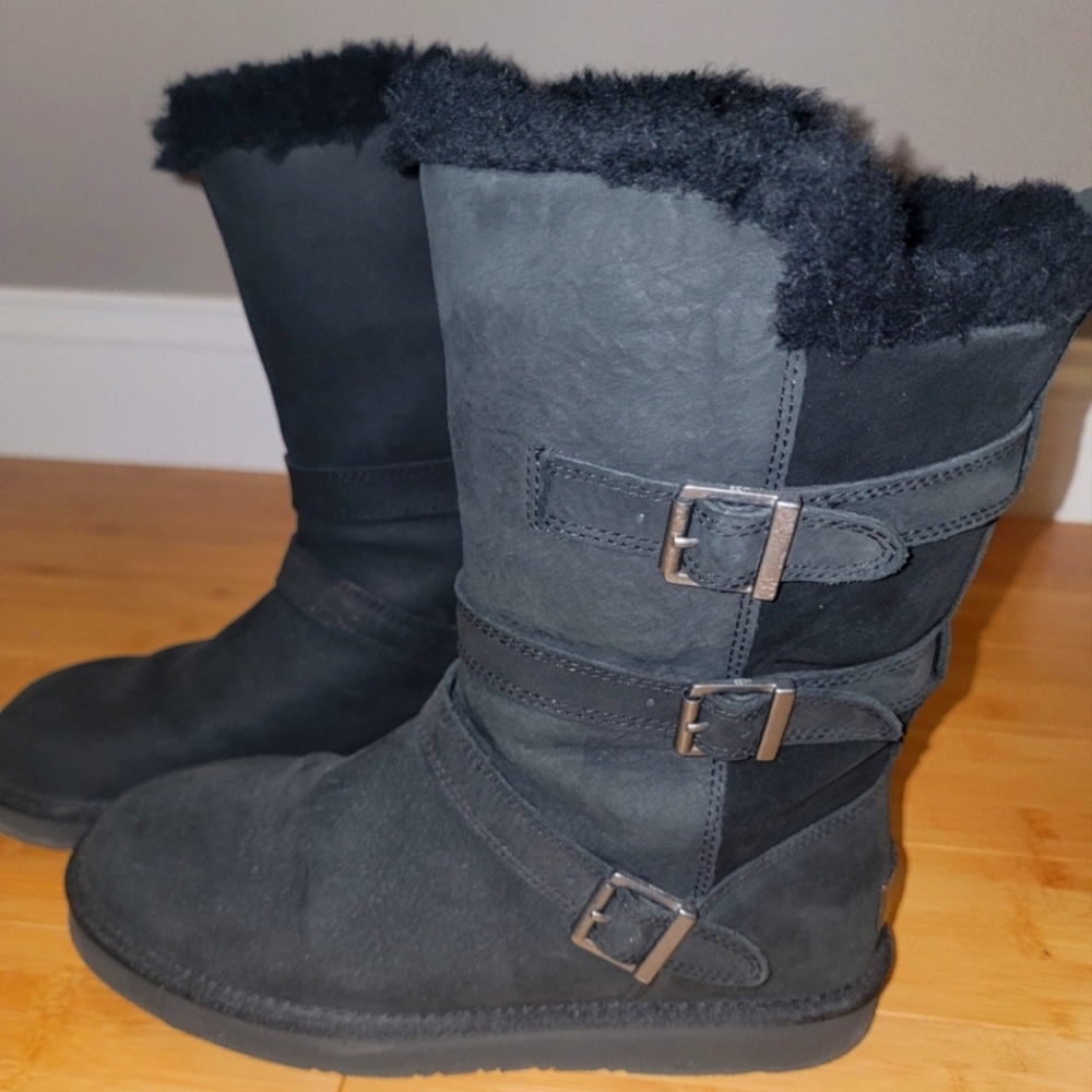 UGG Womens Becket II biker Boot size 9